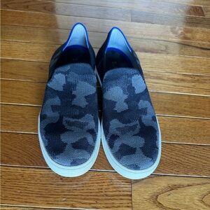Rothys sneakers, camo, size 8.5